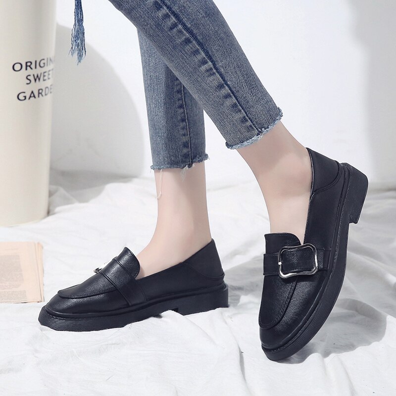 Neue Oxfords Frauen Schuhe Frau Leder Metall lässig Schuhe für Frauen Wohnungen Plattform Unterhose auf Damen Schuhe Zwei Verwenden Plus Größe