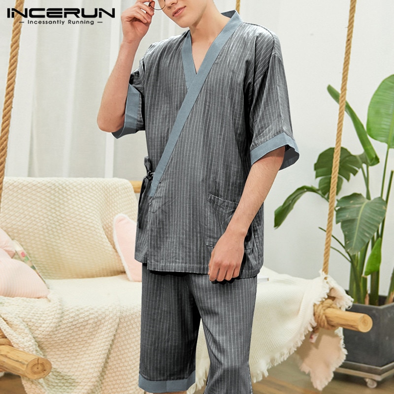 INCERUN Männer Gestreiften Pyjama setzt Halb Ärmel V-ausschnitt Nachtwäsche Kimono Jahrgang Homewear kurze Hose Freizeit Männer Pyjama Anzug S-5XL