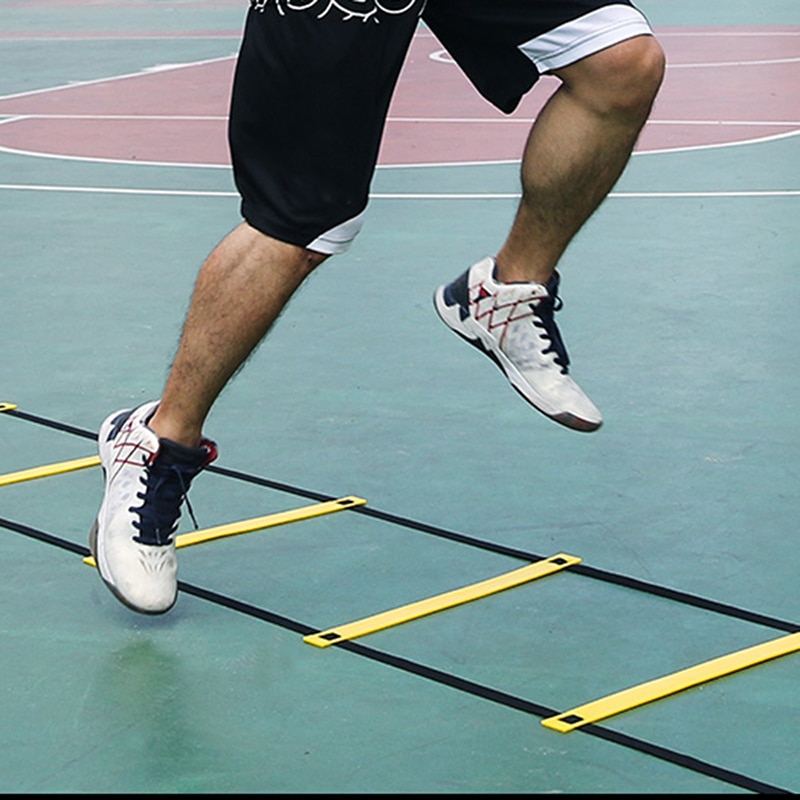 Geschwindigkeit springen leiter FußBall draussen Ausbildung FußBall Fitness Fuß Geschwindigkeit Leiter