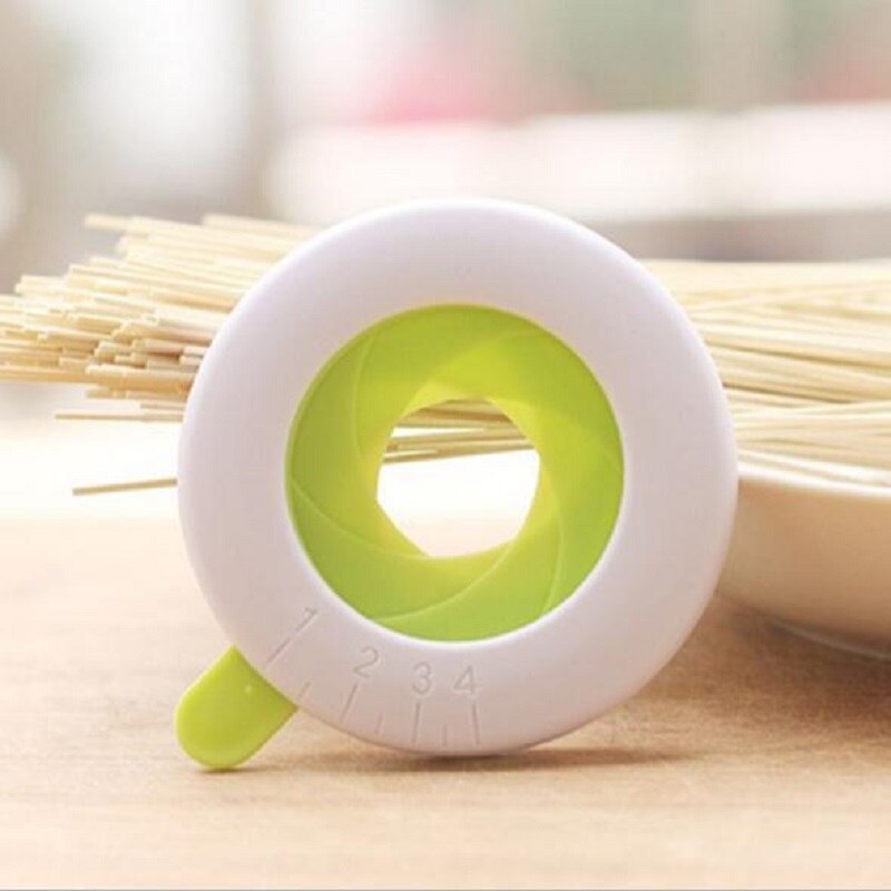 1 pc Kreative Spaghetti Misst Kunststoff 1-4 Menschen Komponente Einstellbare Pasta Werkzeuge Nudel Messung Werkzeuge