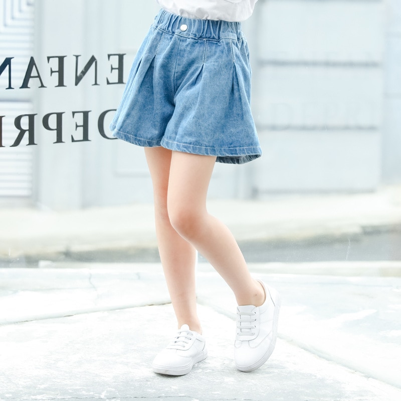 Sommer Baby Mädchen Denim kurze Hose Koreanische Kleinkind Mädchen Kleidung Einfarbig verlieren Hosen Teenager Schule Mädchen Jeans kurze Hose
