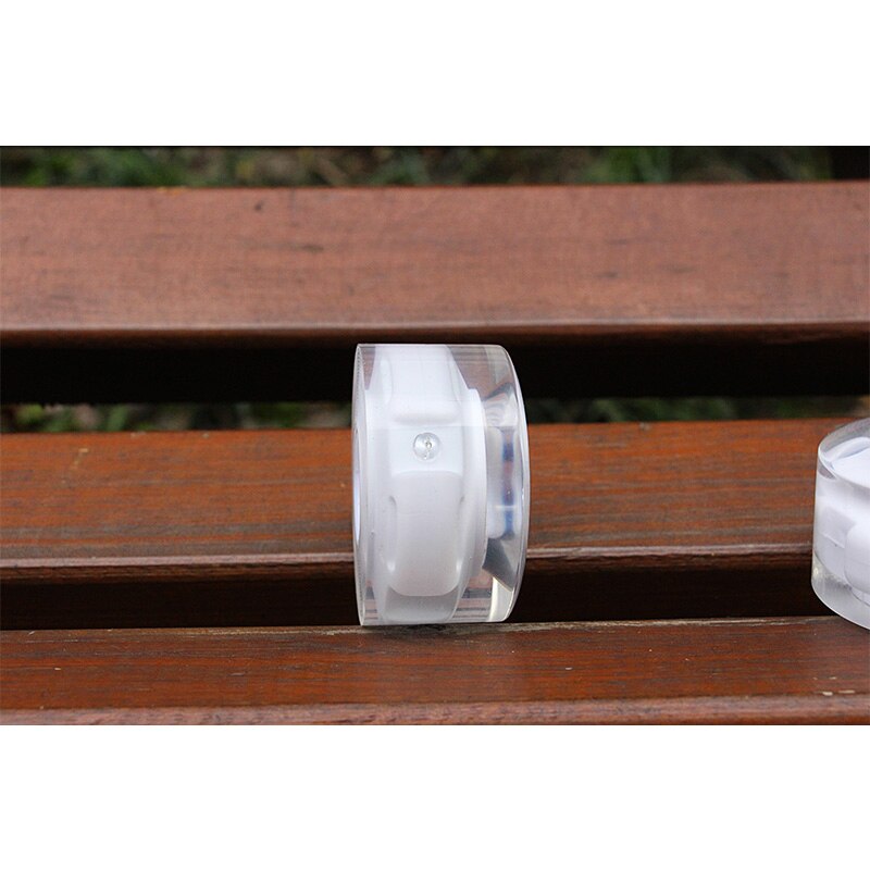 Neue Heiße 4 Teile/paket 58X32MM Blinkende Rollschuhe Rad Inline LED Schiebe skaten Rad Rollschuh Räder PU Rad