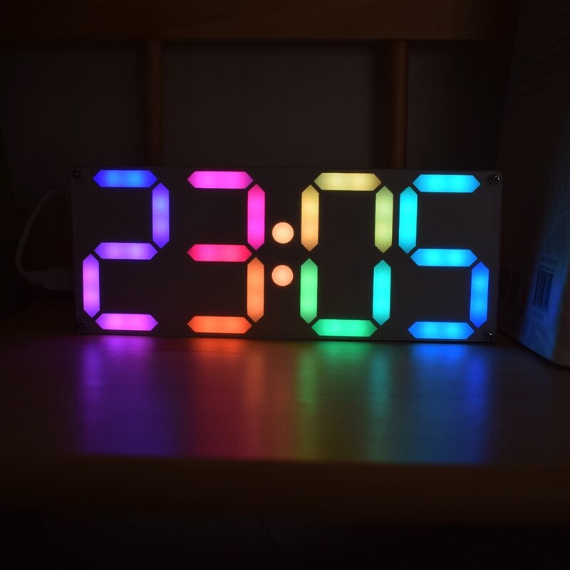 3D Bunten LED Tisch Uhr Moderne Wanduhr Digitale 12/24 Stunden Anzeige Uhr Mechanismus Alarm Schlummern Schreibtisch Wecker