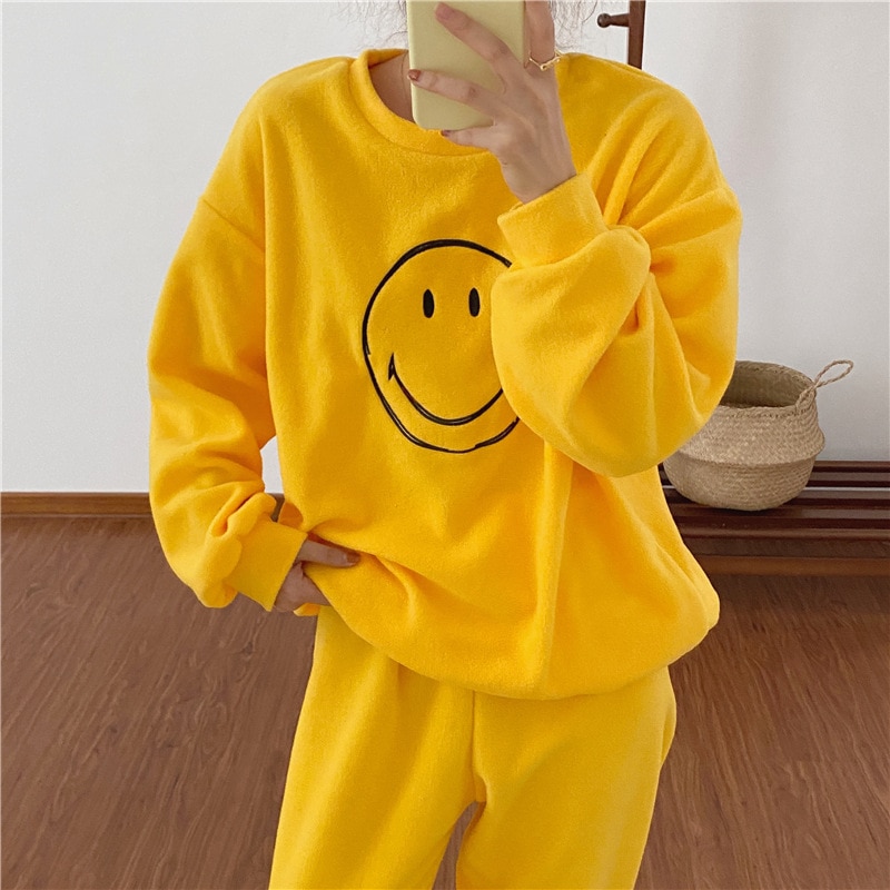 Winter Insel Vlies Warme frauen Pyjama Hohe und Komfortable Hause Tragen Sommer Nettes Lächelndes Frauen Pyjama