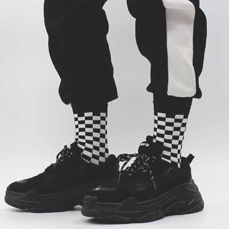 Korea irre Harajuku Trend Frauen Schachbrett Socken Geometrische Karierten Socken Männer Hüfte hüpfen Baumwolle unisex Straße Neuheit Socken