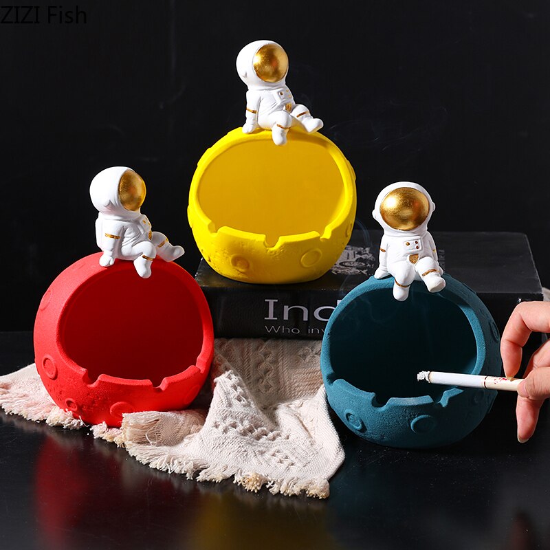 Kreative Planeten Astronaut Aschenbecher Persönlichkeit Wohnzimmer Dekoration Große Kapazität Winddicht Harz Aschenbecher für Freund