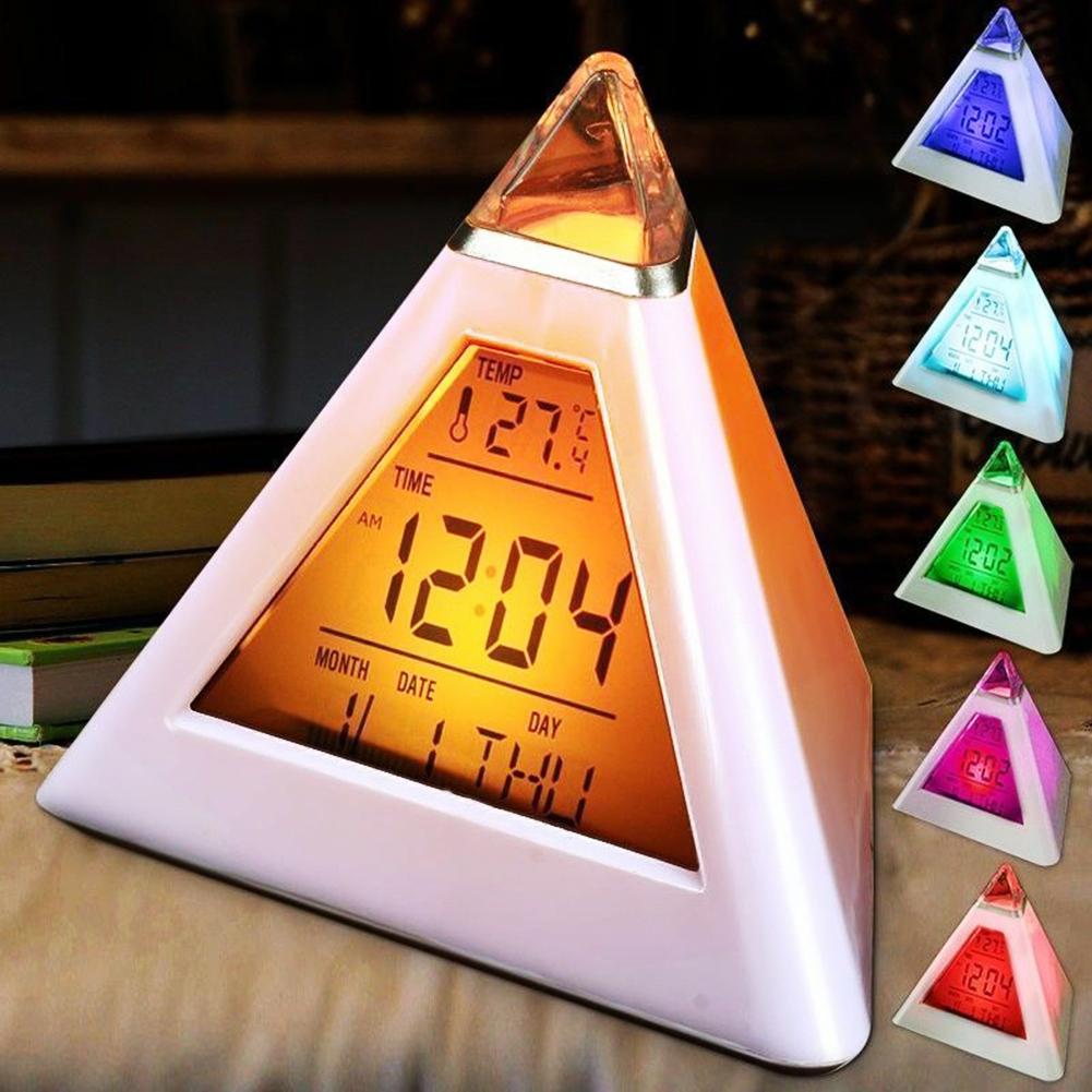 Tabelle Uhren Triangled 7 Farben Ändern LED Temperatur Woche Anzeige Digital Wecker Tabelle Dekor Uhren und praktische.