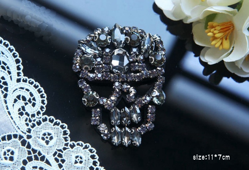 neue Strass Schädel Perlen Pailletten NäHenne Auf Flecken für kleidung DIY Patch Applikationen Tasche Kleidung Mantel zur Seite fahren Handwerk