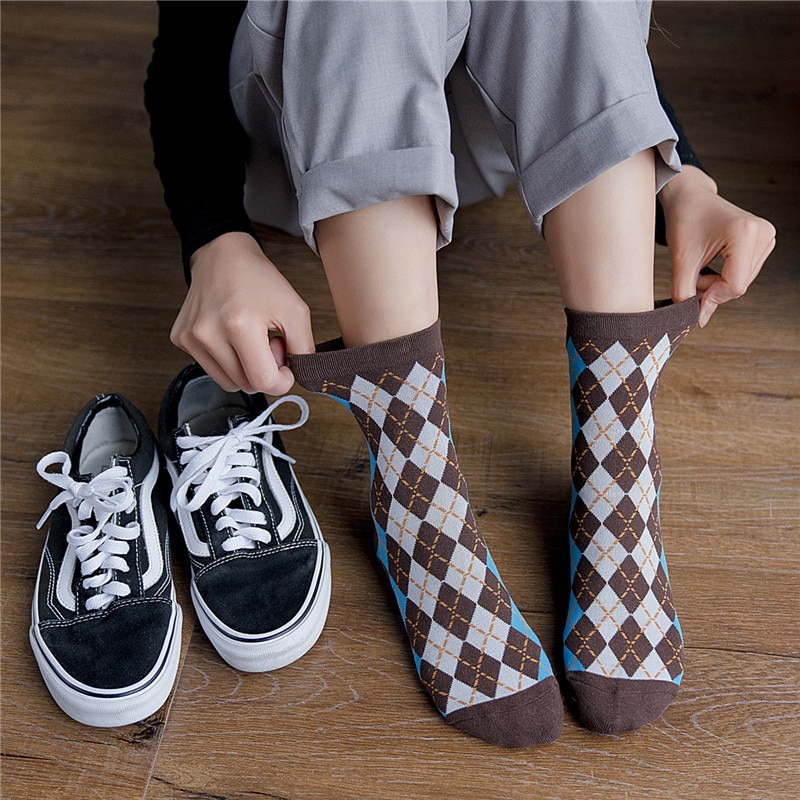 Frauen Socken Herbst Neue Socken Gitter Baumwolle Adrette Glücklich Elastische Deodorant Besatzung Socken Frauen England Stil
