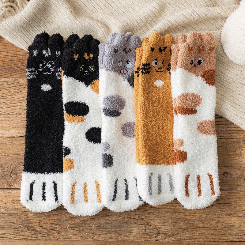 Warme frauen Socken Karikatur Socken Einem Ohr Stickerei Glückliche Katze Klaue Korallen Vlies Hause Schlaf Boden Socken Hälfte Vlies socken