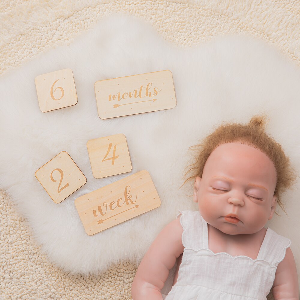 7 Teile/satz von holz Baby Denkmal Meilenstein Film einstellen Baby Foto spezielle Souvenir neugeborenen Baby Denkmal
