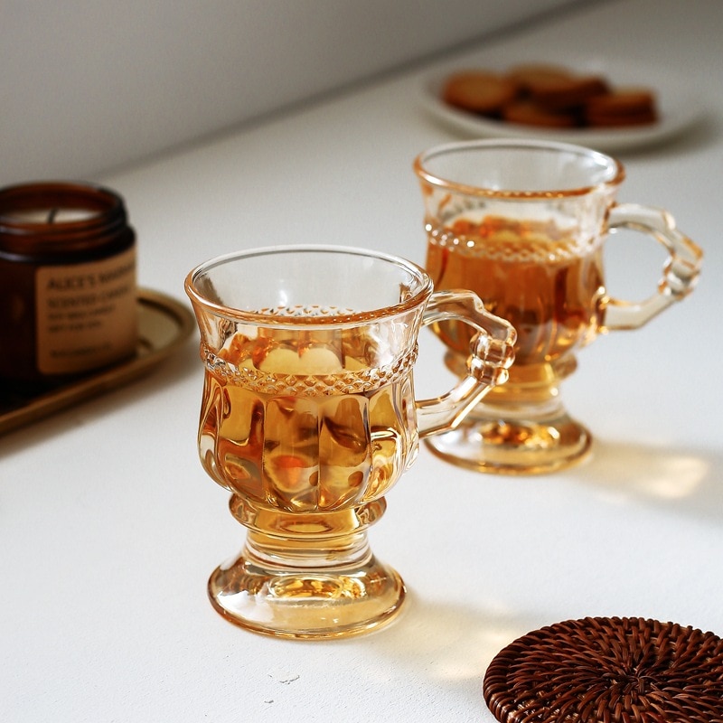 retro Stil Mädchen Herz Tasse Tee Farbe Schwarz Tee Tasse Milch Tee Tasse Bernstein Glas Wein Tasse