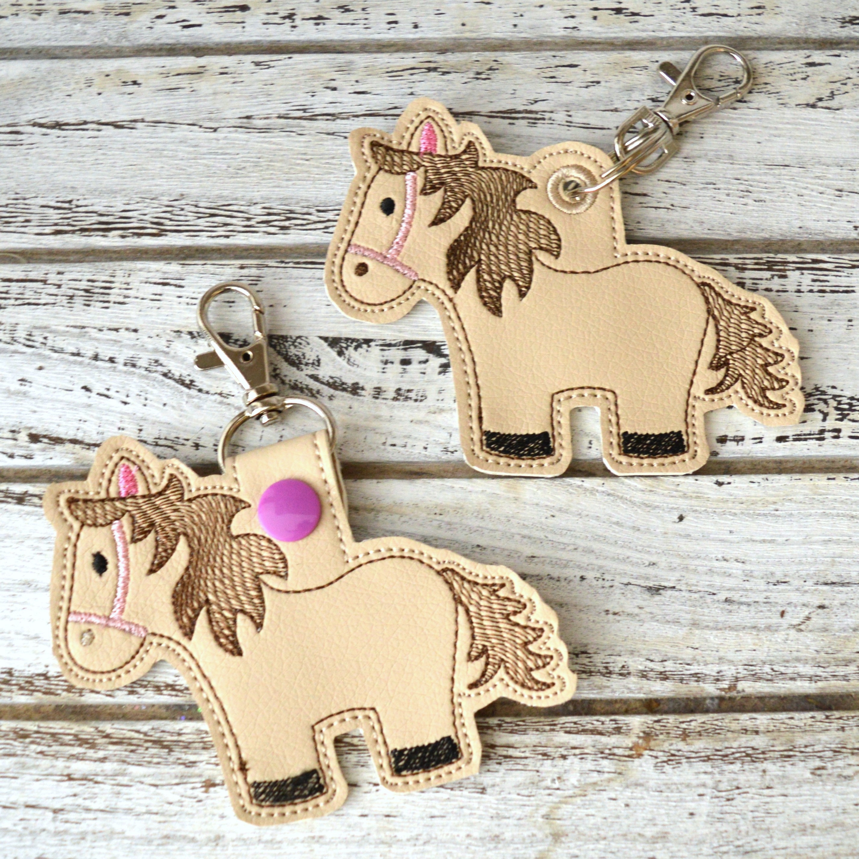 Stickdatei Fadenstark Schlüsselanhänger Pferd