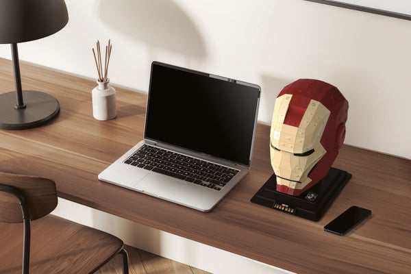 4D Build - Marvel Iron Man-Helm - detailreicher 3D-Modellbausatz aus hochwertigem Karton, 96 Teile, für alle Superhelden-Fans ab 12 Jahren