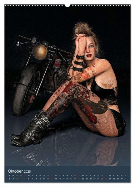 Tattooed Girls and Bikes (hochwertiger Premium Wandkalender 2025 DIN A2 hoch), Kunstdruck in Hochglanz