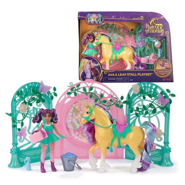 UCA Small Doll Ava & Leaf Stall Spielset