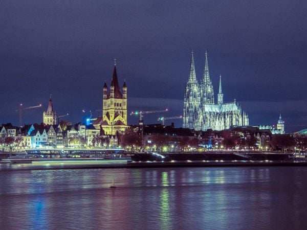 CALVENDO Puzzle Köln bei Nacht 1000 Teile Puzzle quer 1000 Teile Lege-Größe 64 × 48 cm Foto-Puzzle für glückliche Stunden