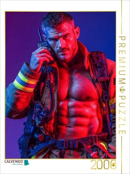 CALVENDO Puzzle Sexy Feuerwehrmann mit freiem Oberkörper und Funkgerät 2000 Teile Lege-Größe 90x67cm Foto-Puzzle für glückliche Stunden