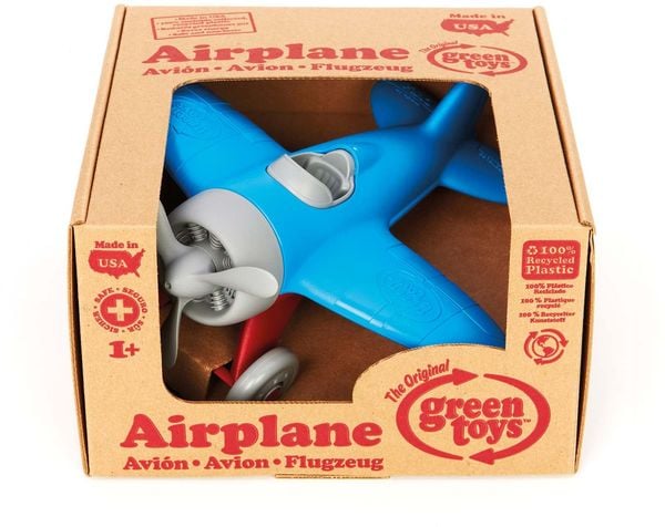 Sport-Flugzeug mit blauen Tragflächen