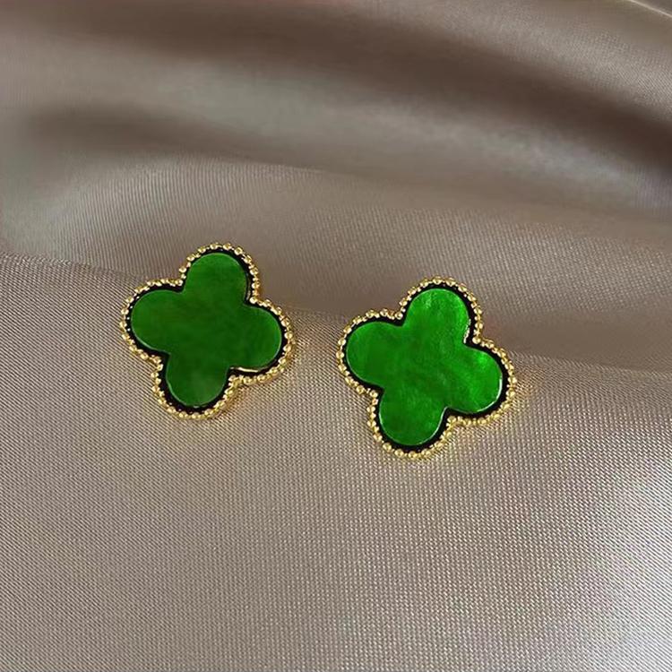 Große vierblättrige Kleeblatt-Ohrringe, Nischen-Design, Sinn für Hundert, mit älterem, leichtem, luxuriösem Temperament, einfache süße Ohrringe, Damen-Ohrringe grün