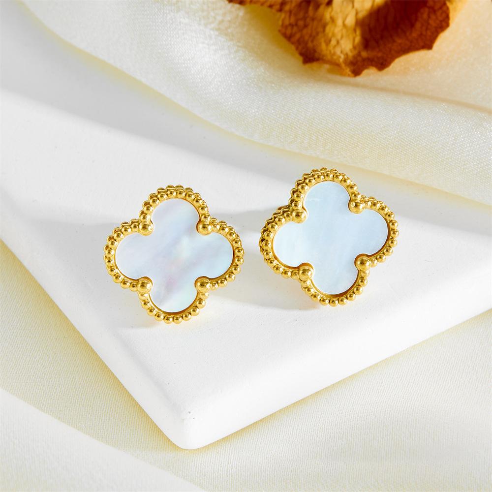 Titanstahl verliert nicht die Farbe Vierblättriges Kleeblatt Ohrringe Trend Persönlichkeit Netz Rot Glücksgras Ohrringe Hochwertige Damen Ohrringe weiß