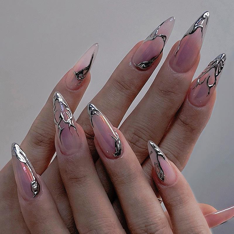 24 Stück Metallisch Silber Muster Schwarz French Press auf Nägel Süß Cool Lang Stiletto Falsche Nägel für Frauen Einfach Ins Mandel Nägel