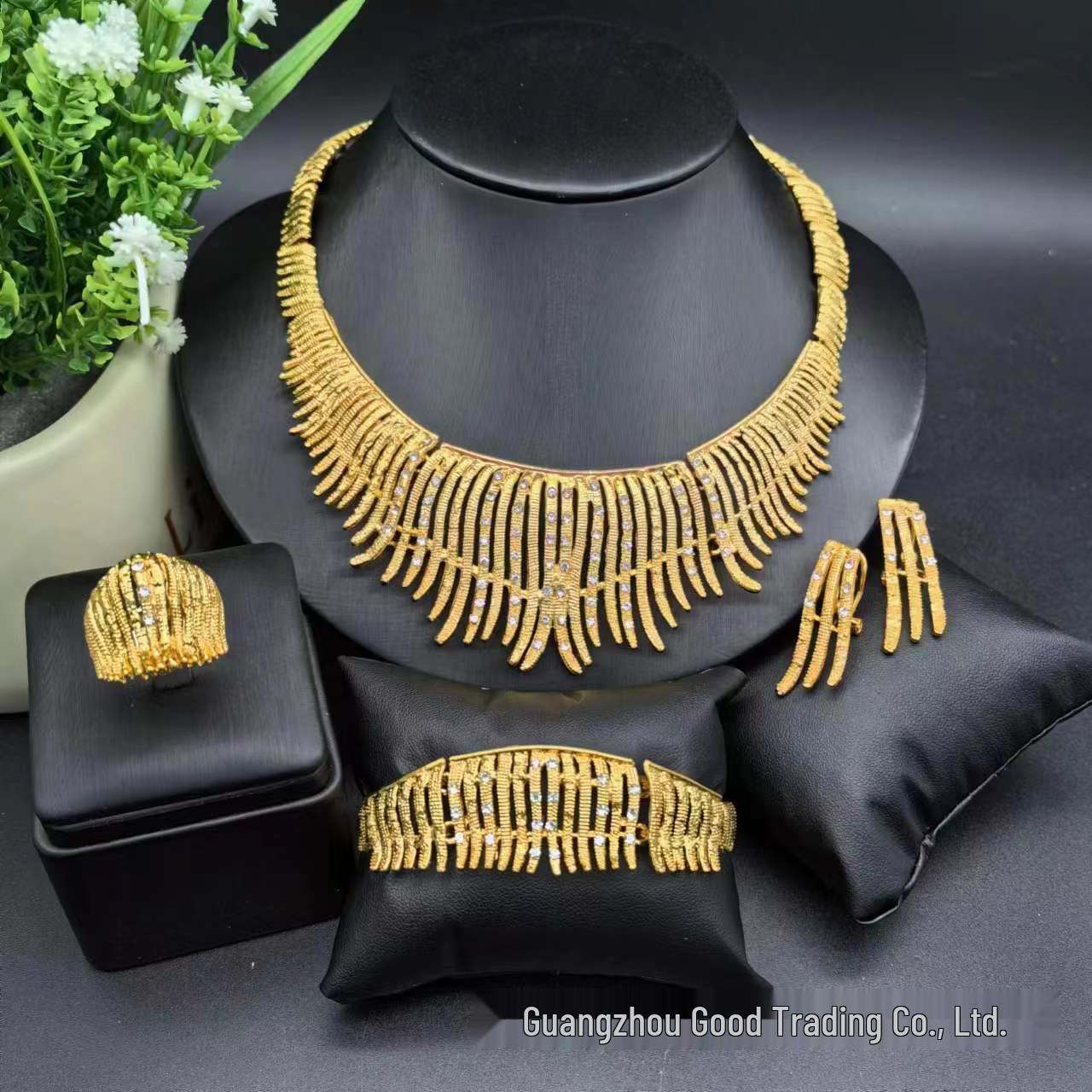 Brautschmuckset 24K vergoldet: Halskette, Ohrringe, Ring & Armband für Hochzeiten im Nahen Osten, Indien und Nigeria. 24k Gold Plated