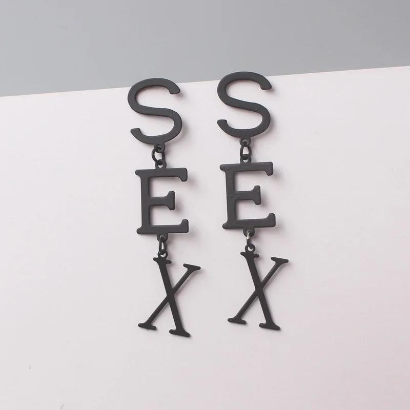 Persönlichkeit Mode Brief Große Baumelnden Ohrringe für Frauen Metall SEX Ohr Hängenden Tropfen Ohrringe Multi Farbe Party Damen Geschenk pendientes schwarz