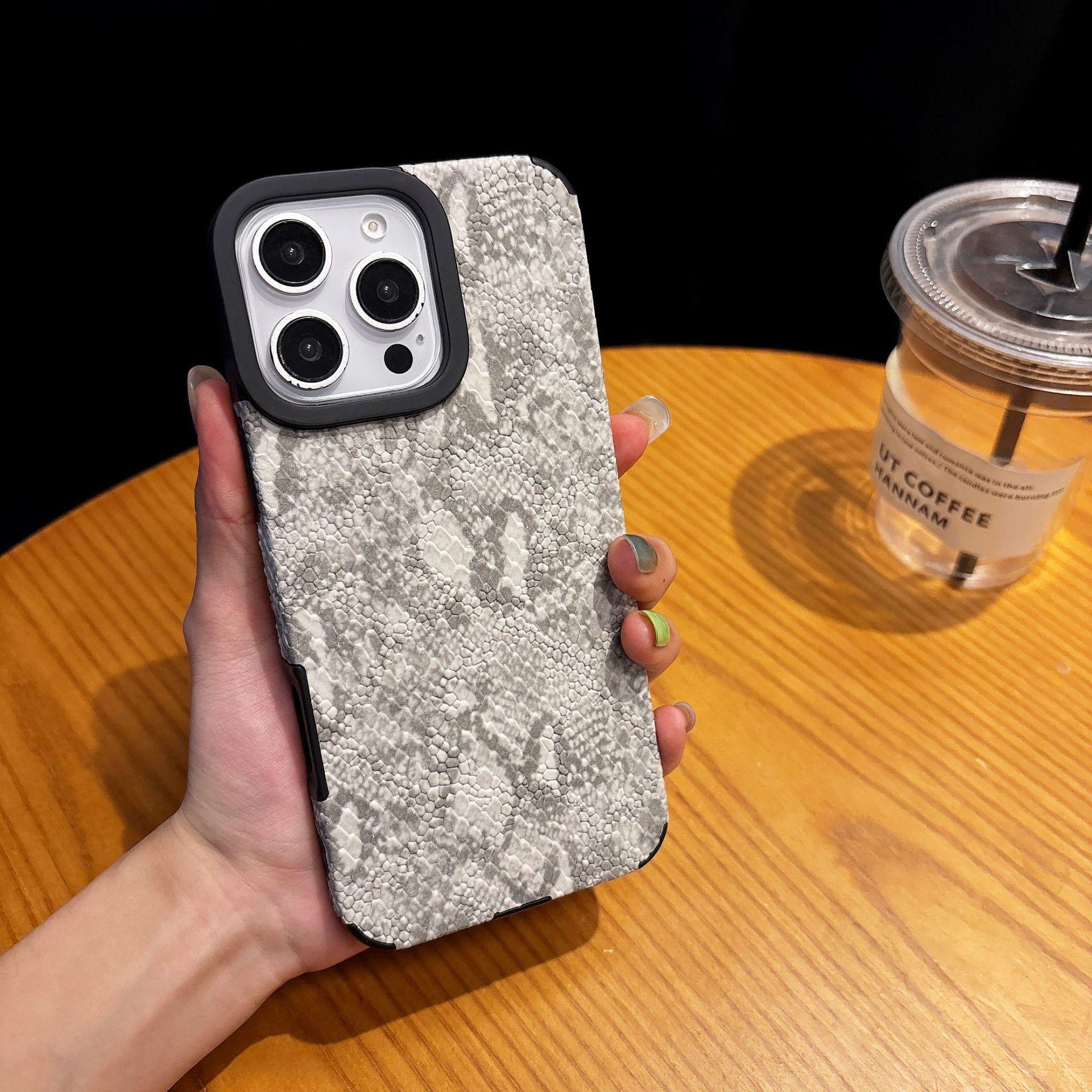 Eingebautes magnetisches Schlangenmuster Geeignet für iPhone16ProMax Handyhülle Apple 15 Armband-Halterungshülle iPhone15Pro