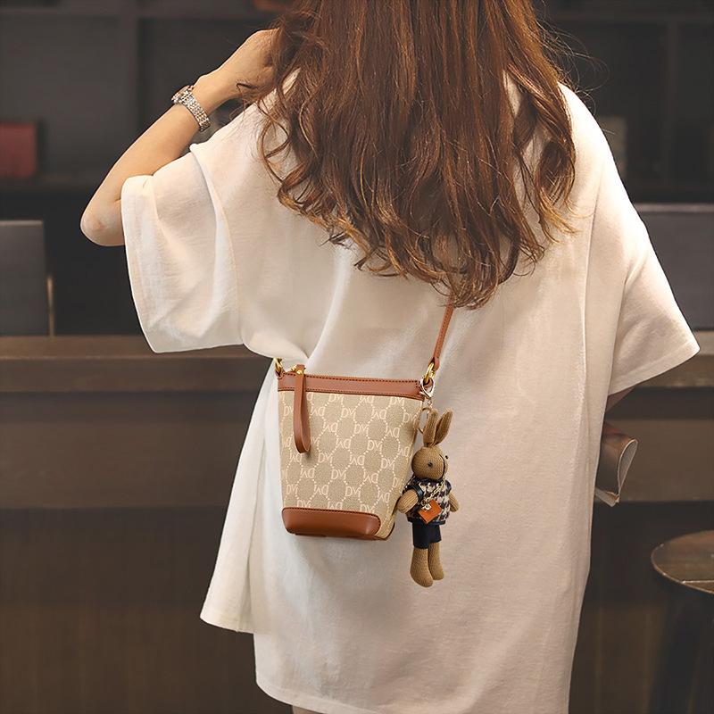 Neuer Stil Handytasche für Damen Umhängetasche für Damen Canvas Bucket Bag für Frühling und Sommer Mini Leichte Tasche brown