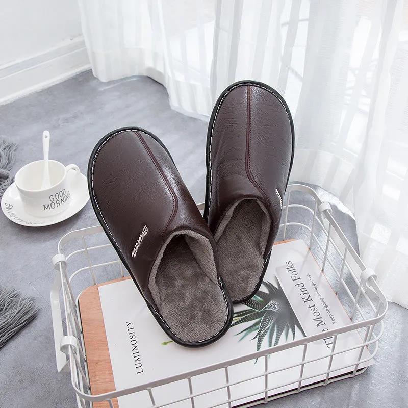 WTEMPO Damen Hausschuhe Leder Winter Winddicht Warm Plüsch Hausschuhe für Herren Indoor Schlafzimmer Paar Liebhaber Flach Rutschfest Hausschuhe 42-43 braun