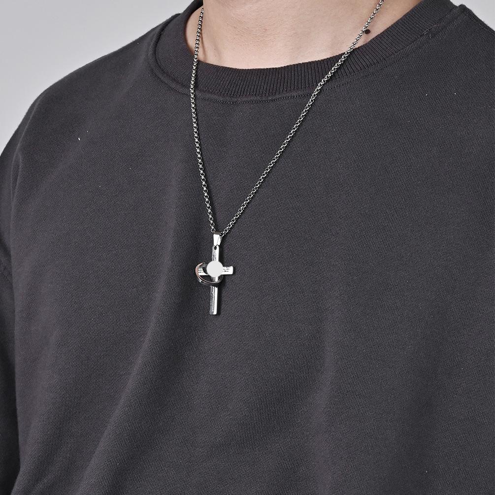 Europäischer und Amerikanischer Hip-Hop-Trendsetter Edelstahl Kreuzkette Personalisiertes Street Fashion Marke Titanstahl black