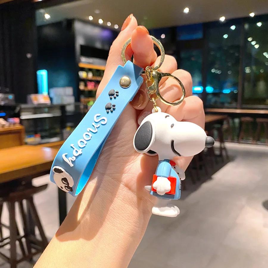Snoopy Schlüsselanhänger Cartoon Figur Modell Puppe Schlüsselanhänger Niedlich Junge Mädchen Taschendekorationen Kinderspielzeug Weihnachtsgeschenke