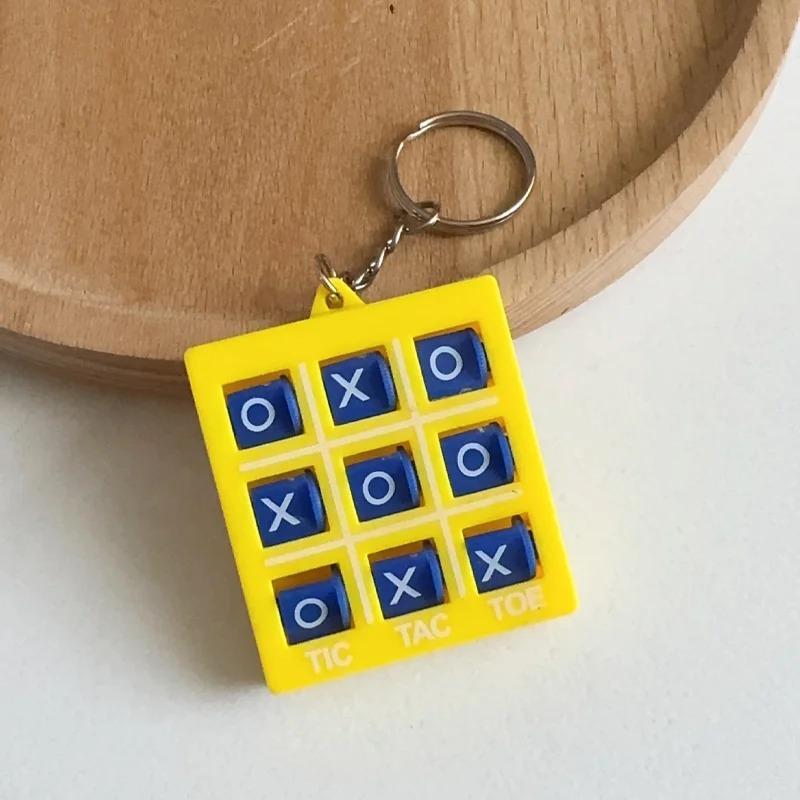 4 Stück Schlüsselanhänger Schach OX Spiel Schlüsselanhänger Anhänger Leicht Tragbar Puzzle Spiel Schlüsselring für Kinder Erwachsene
