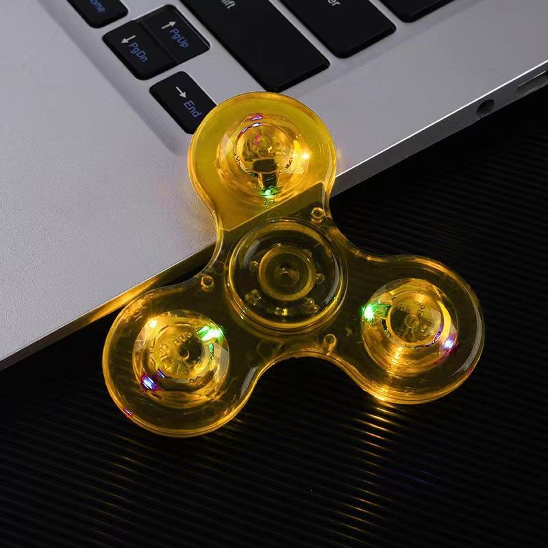 1 PC Fidget Spinner LED Licht Up Fidget Spinner Halloween Goodie Bag Stuffers Glow in The Dark Sensory Toys Hand Spinner gelb