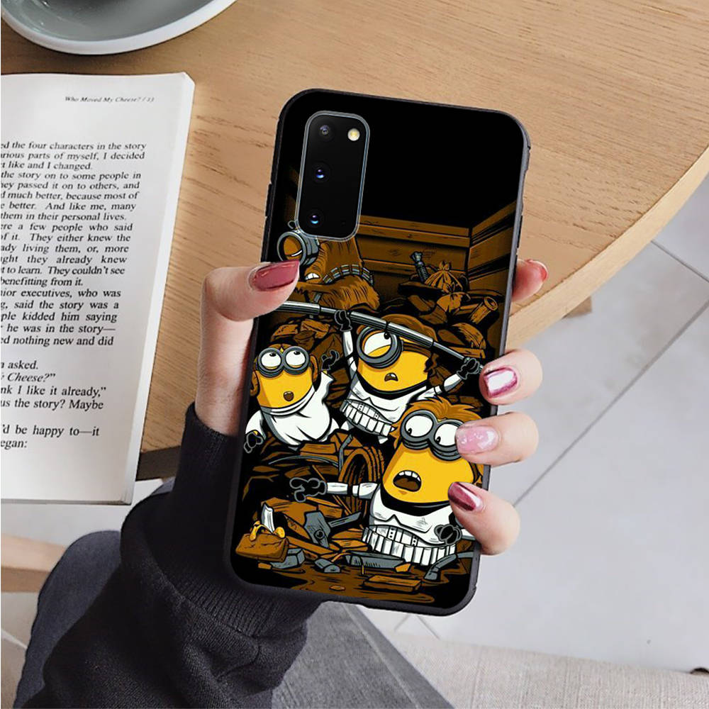 AM29 Minions Cartoon Schwarze Hülle für iPhone 16 15 Plus 14 13 12 11 Pro 8 7 6S SE 5S X XR XS Max Realme C30 C33 C31 9I Huawei Y8P Y9 Weiche Hülle iPhone 13 Pro irisfarbe