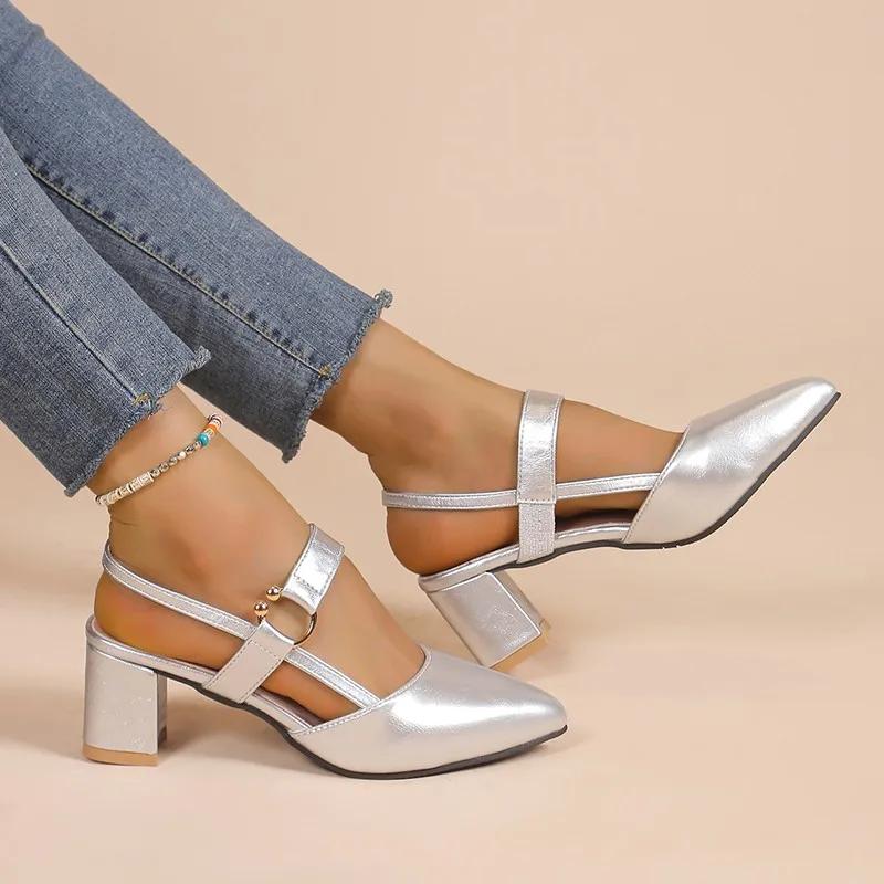 Mode 2024 Neue Frauen Pumps Sandalen Casual Mode Sexy High Heels Frauen Neue Dicken Absätzen Frauen Hausschuhe Luxus Designer Heels Sandalen 35 silber