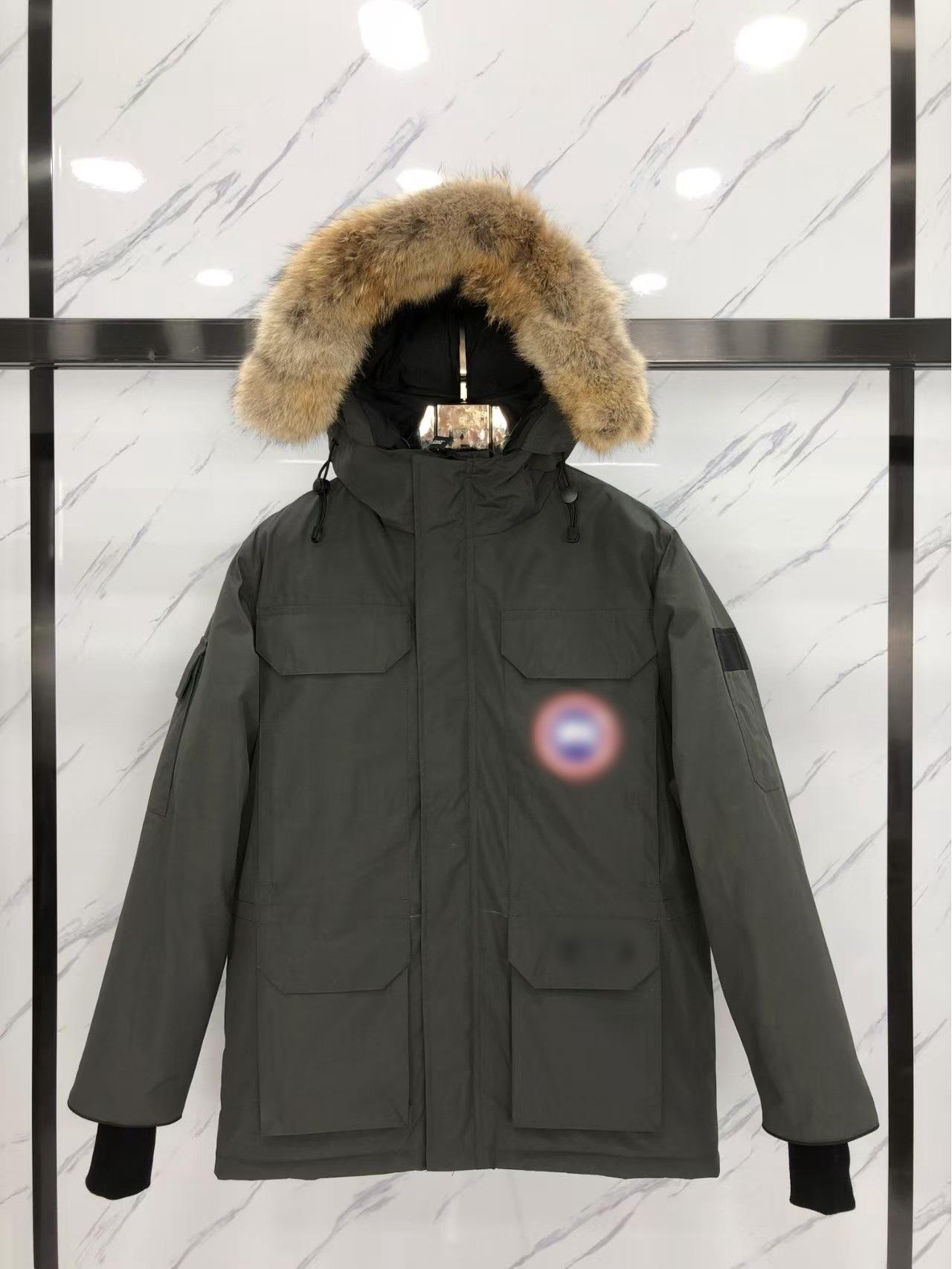 Canada Goose Expedition Unisex Daunenjacke mit Wolfsfell S graue