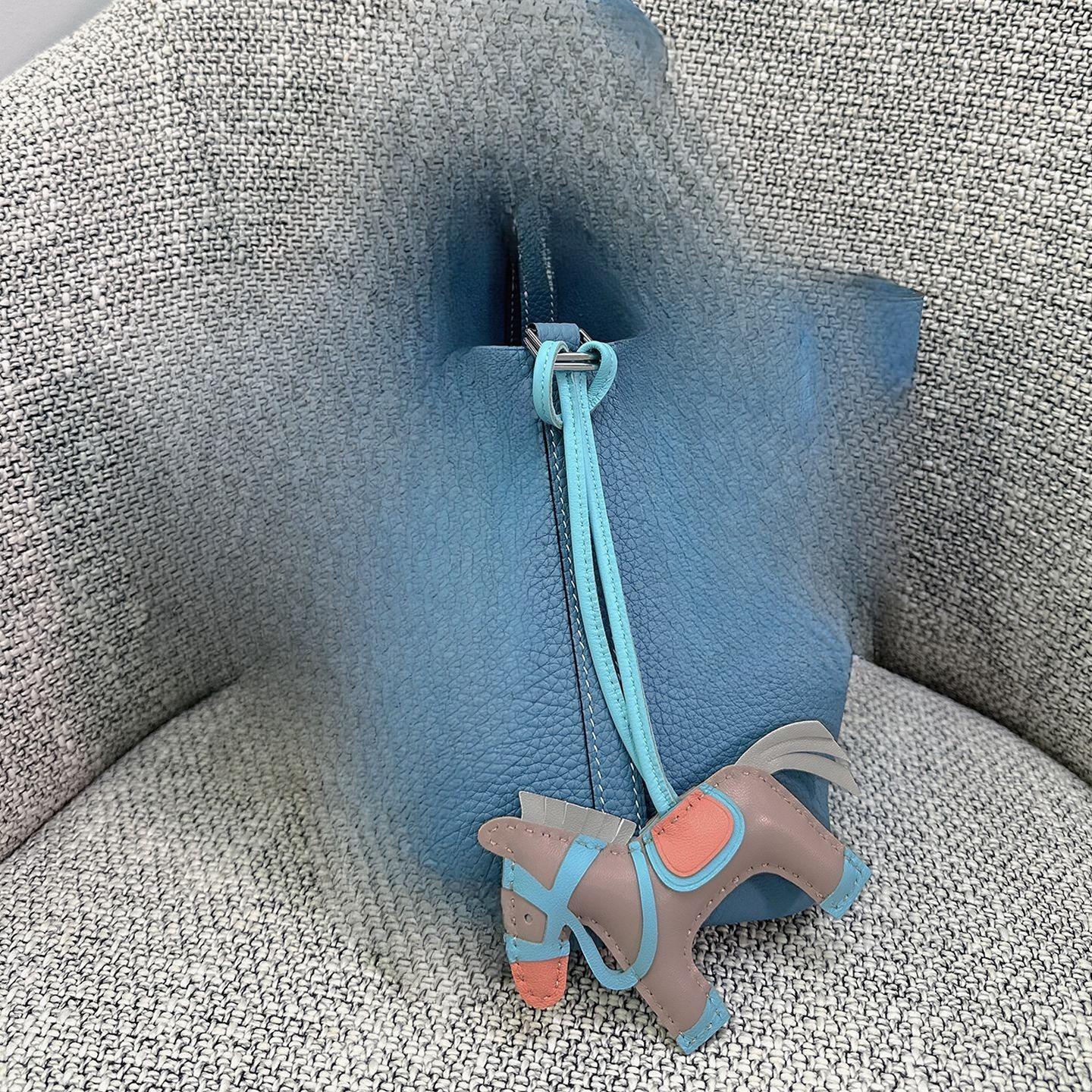 Jahr des Pferdes kleine Geschenke echtes Leder Kriegspferd Tasche Zubehör Anhänger Schafsfell Pony Anhänger Auto Schlüsselanhänger Zubehör A size