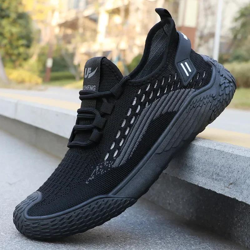 Frühling und Sommer neue atmungsaktive Herrenschuhe aus Meshstrick, Sportlaufschuhe, Arbeits-Herren-Sneaker Herren Designer-Sneaker 39 black