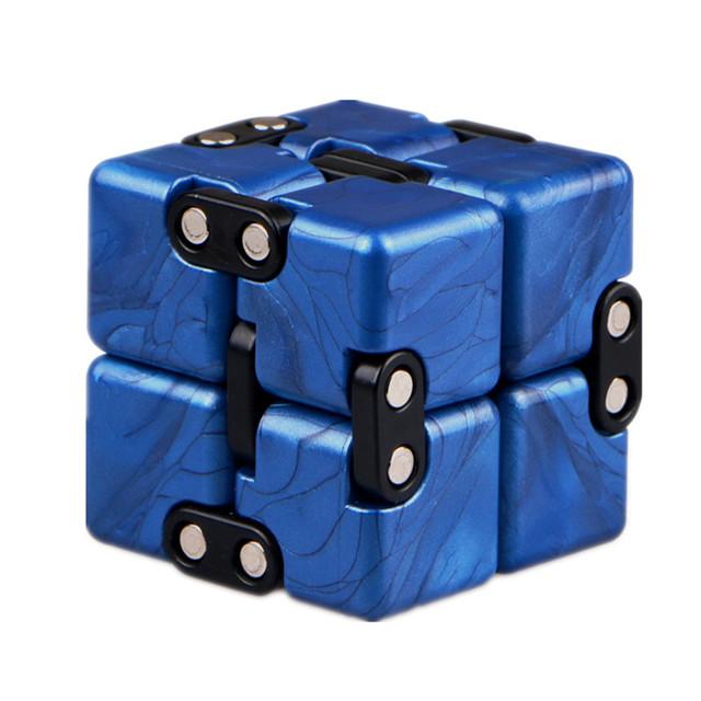 QiYi 2x2 Crazy Cube 2x2x2 Endless Magic Infinite Cube Entspannen Entlasten Druck 2 Schichten Cube Puzzle Spielzeug für Kinder Geschenk blau