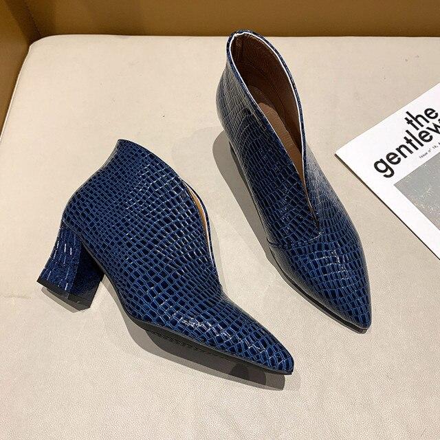 Neue Mode Chelsea Stiefel frauen Herbst Schlange Muster Kurze Stiefel V Ausschnitt Spitz Starke Ferse Stiefel Damen Leder Botas mujer 40 blau