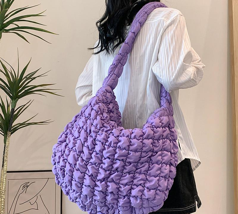 2025 Nischendesign Plissierte Wolkentasche für Damen Große Kapazität Schulter Umhängetasche Nylon Tragetasche Damen Handtaschen 47-38-21CM pflaume