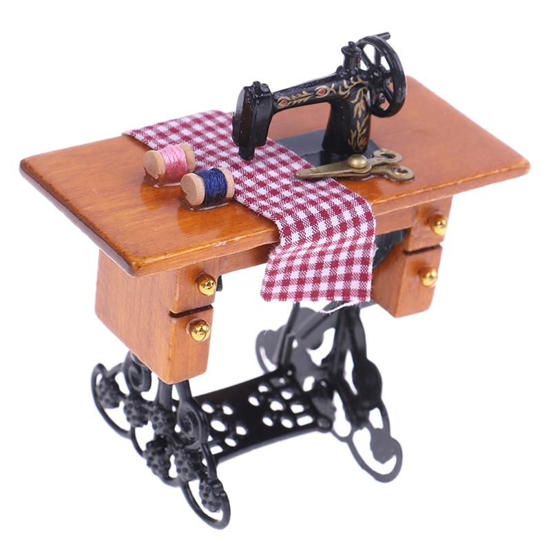 1/12 Puppenhaus Miniaturmöbel aus Holz, Vintage Miniatur-Nähmaschine mit Tuch