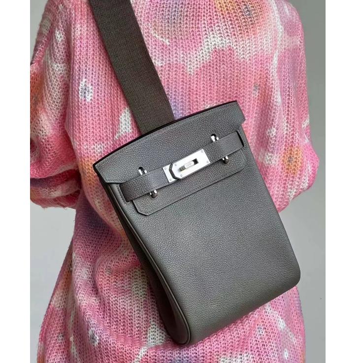 2025 Neue Togo Weichleder Tasche Echtes Leder Für Männer Und Frauen H Zuhause Brust Baotou Schichtleder Schulter Diagonale Umhängetasche 17cm