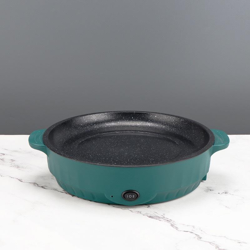 1 Set Elektrischer Multikocher Elektrische Bratpfanne 220 V Haushaltsgrill Gebratenes Steak Fisch Omelett Bratpfanne Antihaft-Kochmaschine 26cmClamp + Oil Brush) grün