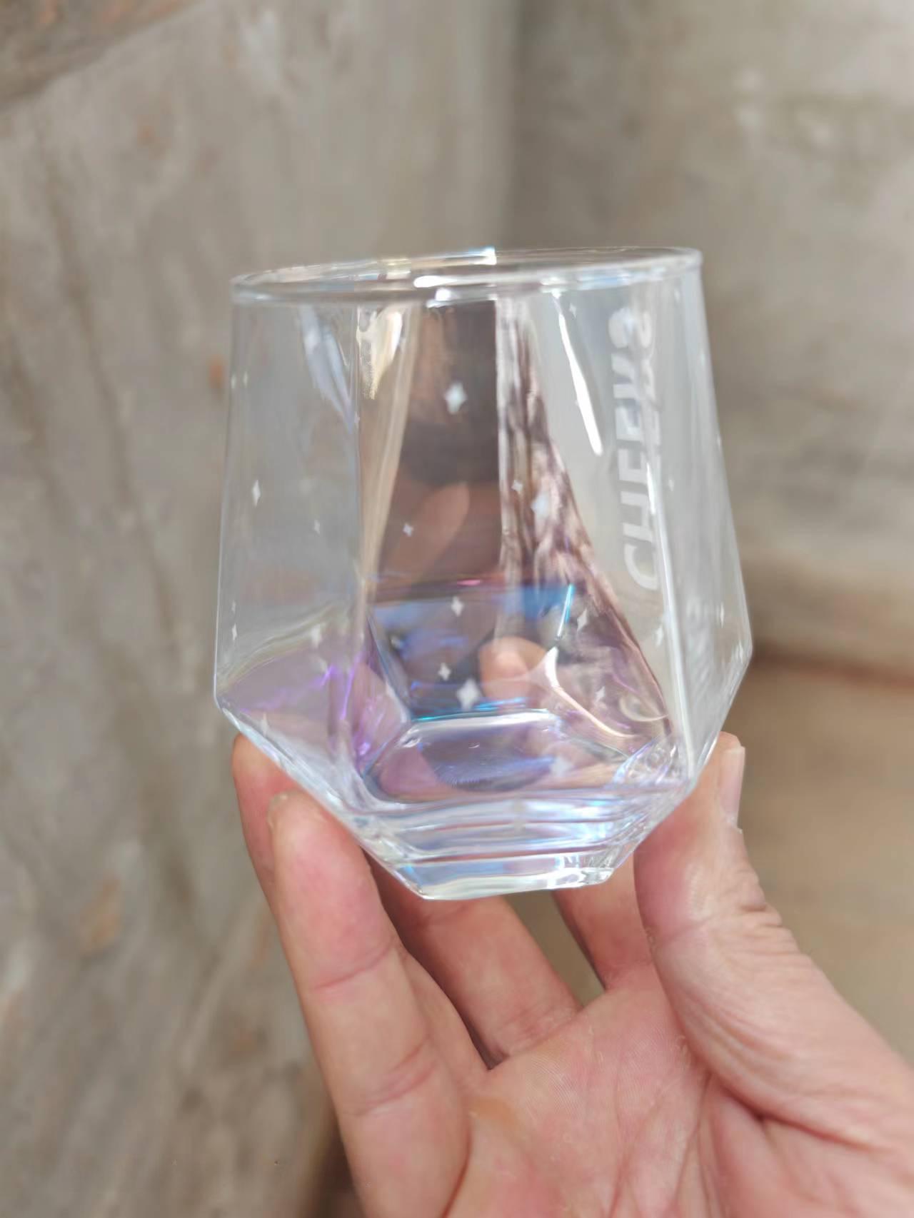 Sechseckiges Diamantglas: Bunter Getränke- und Whiskybecher Wholesale 360+ Unit Price