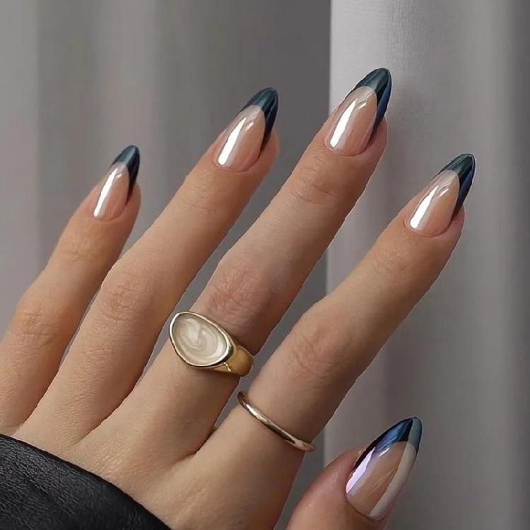 24 Stück Stilvolle Künstliche Nägel French Stick-ons Mittlere Mandel Stick-on Nägel Vollabdeckung Press-on Nägel Maniküre Nagelkunst 1