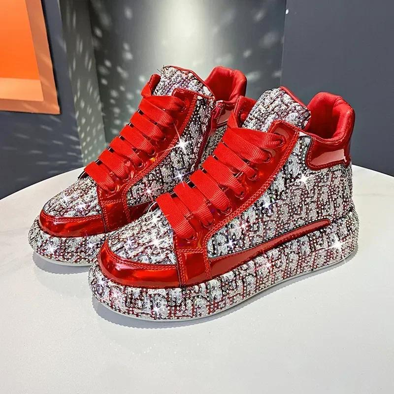 Volldiamant-Damenschuhe mit dicker Sohle 2024 Neue personalisierte wasserdiamantfarbene Stickerei-Freizeitschuhe High Top-Sportschuhe 40 rot