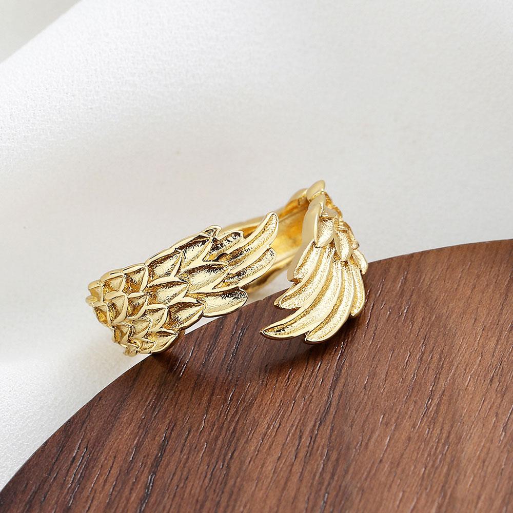 Yiluocd Feder Engelsflügel Verstellbarer Ring Kupferbeschichtet Schutzflügel Für Damen Mitgefühl Erinnerung Modisches Statement Schmuckstück resizable beige